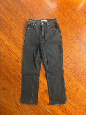 Abercrombie High-Rise Ankle Straight Jeans thumbnail 5