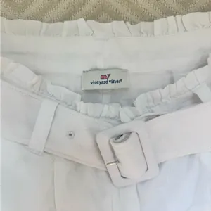 Vineyard Vines Women’s White Belted Shorts thumbnail 2