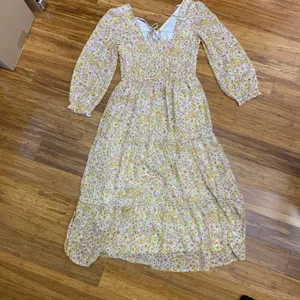 Sincerely Jules Floral Maxi Dress Size‎ Small Long Sleeve Tiered Smocked Back thumbnail 5