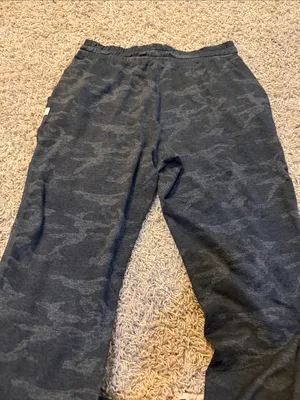 Vuori Performance Jogger Size Small in Black Camo thumbnail 5