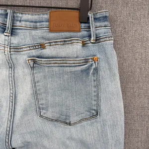 Judy Blue Dad Jean Light Wash Distressed Denim Raw Hem Size 13/31 thumbnail 5