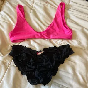 PINK - Victoria's Secret Ruffle bikini thumbnail 1