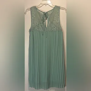 Entro- NWT Aquamarine Teal Pleated Lace Detail Mini Dress Lined- Size Small thumbnail 2