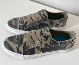 NEW Blowfish Marley Slip On Sneaker Natural Camouflage Canvas Brown Size 8.5 thumbnail 2