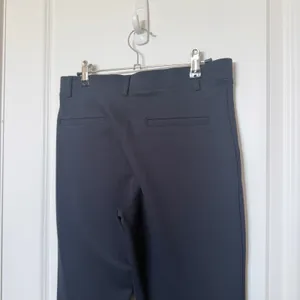 Quince Ultra Stretch Ponte Straight Leg Pants Medium Navy Classic Minimalist thumbnail 4