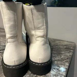 Union Bay Women's White Leather Lace-Up Boots thumbnail 2