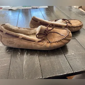 UGG Dakota Slipper‎ Moccasin Tan Woman’s Size 8 thumbnail 3