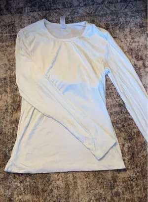 Yogalicious top thumbnail 1