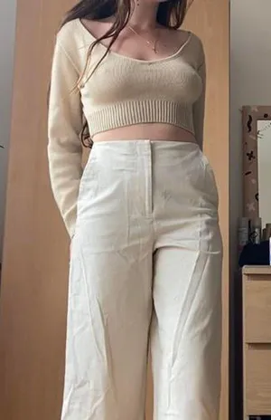 ✨NWT✨ Stone Tan / Beige V-Neck Cropped Knit Sweater 🍦 thumbnail 2
