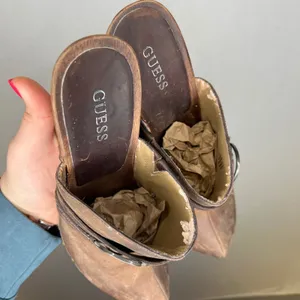 Guess Jovanna-T Brown Leather Studded Wood Platform Clog Mules Womens 9M‎ thumbnail 6