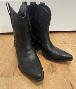 Women’s Black Fashion Cowgirl Western Ankle Boots Mid Heel Size 7 thumbnail 1