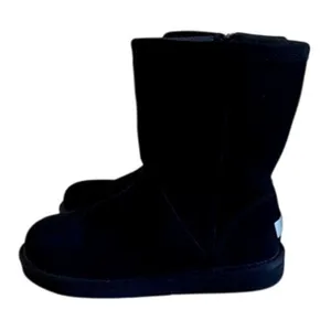 UGG Australia Classic Short Boots Black Suede Sheepskin Size 916 thumbnail 3