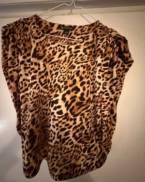 INC leopard top thumbnail 1