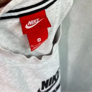 Nike crop top bra medium black grey thumbnail 2