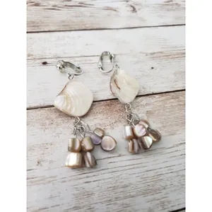 Vintage Clip On Earrings thumbnail 3