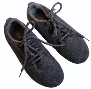 EUC Allbirds sneakers thumbnail 1