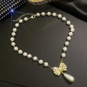 Elegant White Pearl Pendant Choker Necklace for Women thumbnail 1