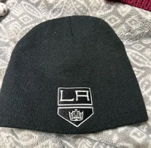 Delta Black beanie thumbnail 1