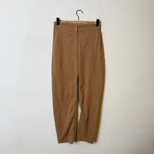 Lululemon Dynamic Days Pant‎ Saddle Brown Tan Womens Size 4 thumbnail 2