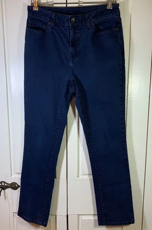 LL‎ Bean Classic Fit Straight Leg Jeans Womens 10 Reg Dark Indigo Blue 284078 thumbnail 1