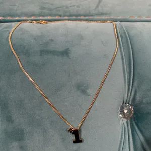 Avon #1 pendant necklace vintage pendant thumbnail 2