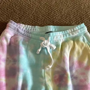 Generation Love Women’s Rainbow Tie Dye Puffy Sleeve Sweatshirt and Sweatpants thumbnail 7