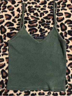 brandy melville lorene forest green ribbed tank top thumbnail 2