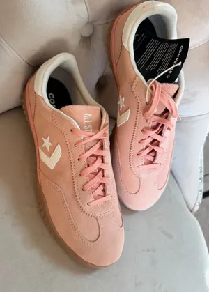 Converse Run Star Trainers Sneakers Low top Flamingo Unisex Men 7.5 Womens 9 thumbnail 1