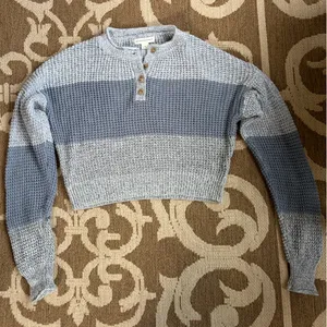 Aeropostale Sweater thumbnail 1