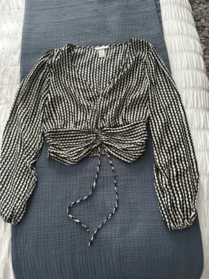 Cropped black and cream blouse thumbnail 2