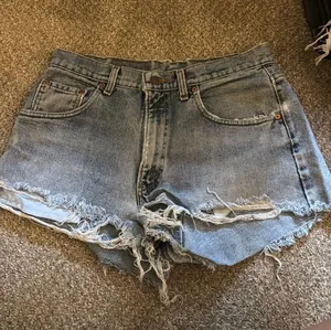 Levi’s Shorts thumbnail 1