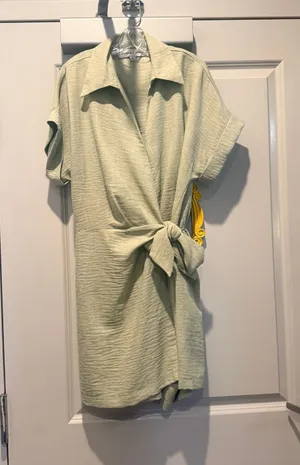Mint green romper Size M thumbnail 1