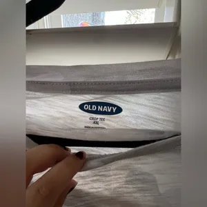Old Navy camo cropped tshirt thumbnail 2