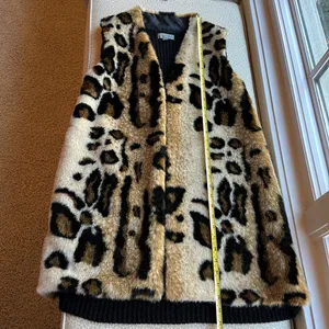 NWOT Joseph A Faux Fur Cheetah Print Long Duster Vest Sweater in back size S thumbnail 10