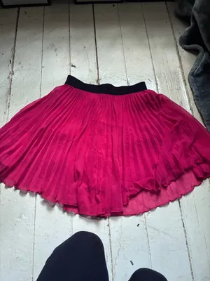 Abercrombie & Fitch Red Pleated Mini Skirt thumbnail 4
