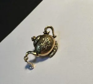 Signed Avon Teapot Brooch Tack Pin Gold Tone thumbnail 3