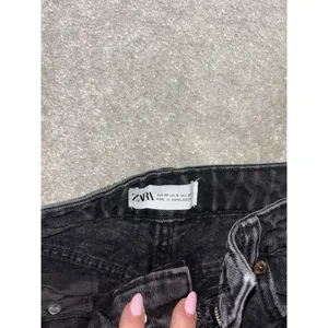 zara‎ black straight jeans distressed size 0 EUC thumbnail 4