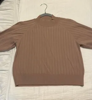 Allie Rose Sweater top size medium  thumbnail 1