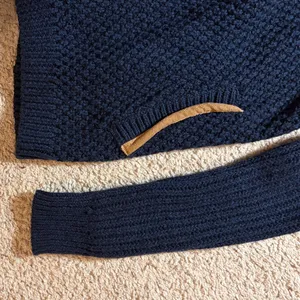 Abercrombie & Fitch Navy Blue Hooded Sweater with Tan Trim Women’s Size Large thumbnail 3