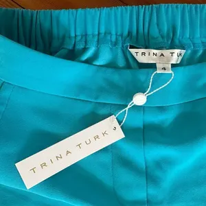 Trina Turk NWT Kristoph Dressy Jogger Shorts in Teal Size 4 thumbnail 3
