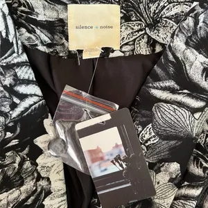 urban outfitters silence + noise Blazer lightweight abstract floral size Large thumbnail 5