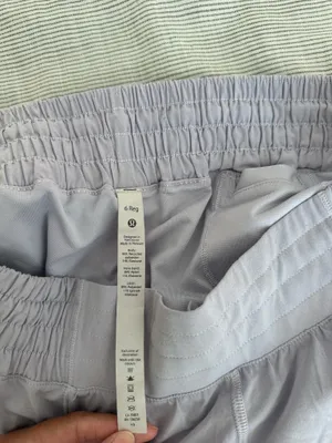 Lululemon Hotty Hot High-Rise Lined Short 4" thumbnail 3