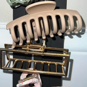 NEW Noir Claw Clips Tan thumbnail 3