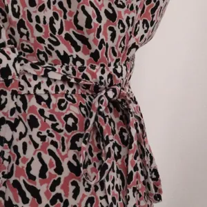 J Crew Leopard Midi Wrap Dress Womens XS Pink Black Animal Print Office Timeless thumbnail 2