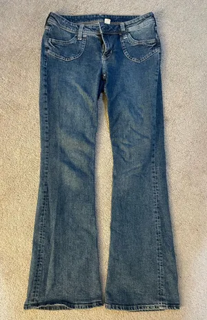 Divided H&M Low-Rise Bootcut Jeans thumbnail 1