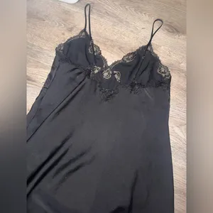 Victoria’s Secret Little Black Lacy Slip chemise large thumbnail 8