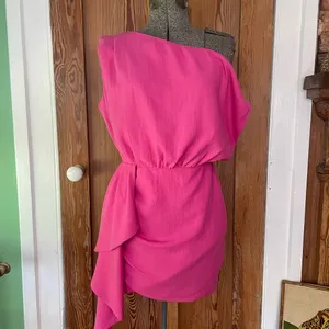 NWT Showpo Niana Hot Pink One Shoulder Draped Ruffle Mini Dress Sz 4 💛🎀 thumbnail 4