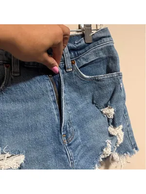 Abercrombie & Fitch The Mom Short High Rise in Size 25 0 Blue denim shorts with thumbnail 4