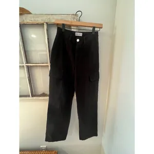 Zara TRF Straight Black Cargo Pants Women's Size 0 Y2K Revival Utility‎ Fashion thumbnail 3