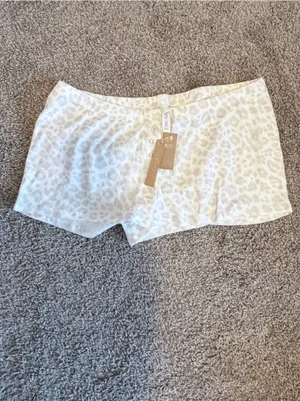 Skims heavy pointelle pacific leopard print shorts limited edition size xl NWT thumbnail 5
